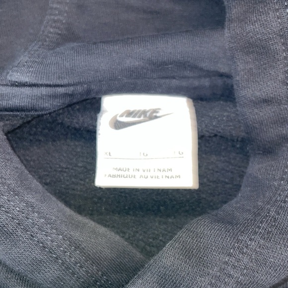Boys Black Nike XL Sweatshirt - Picture 2 of 3